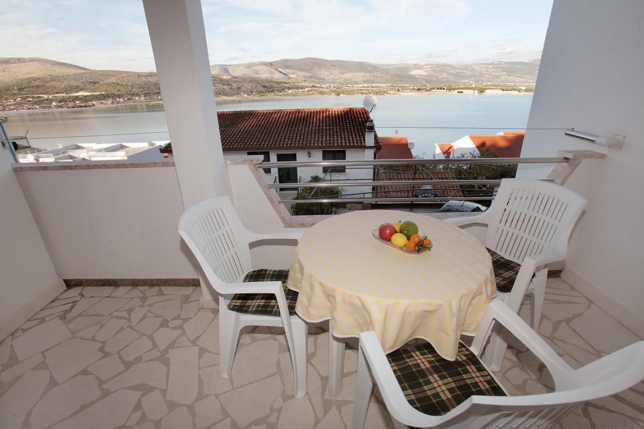 Apartments Iva Trogir Exterior foto