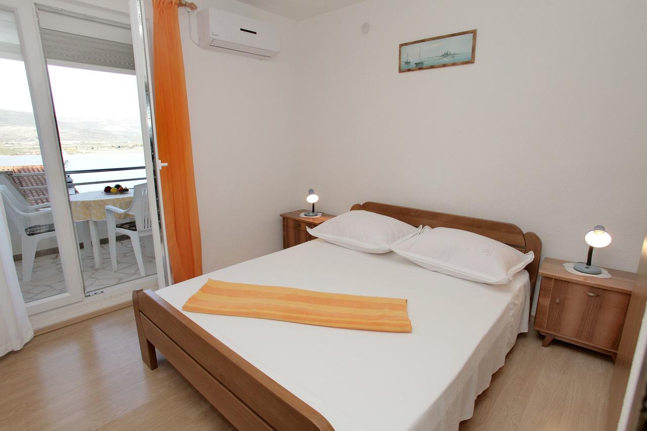 Apartments Iva Trogir Exterior foto