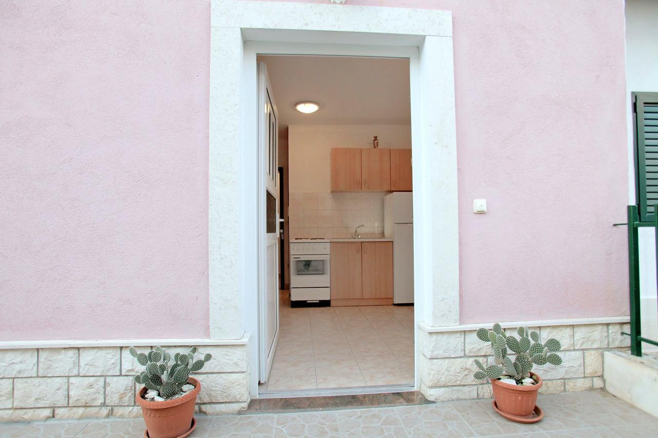 Apartments Iva Trogir Exterior foto