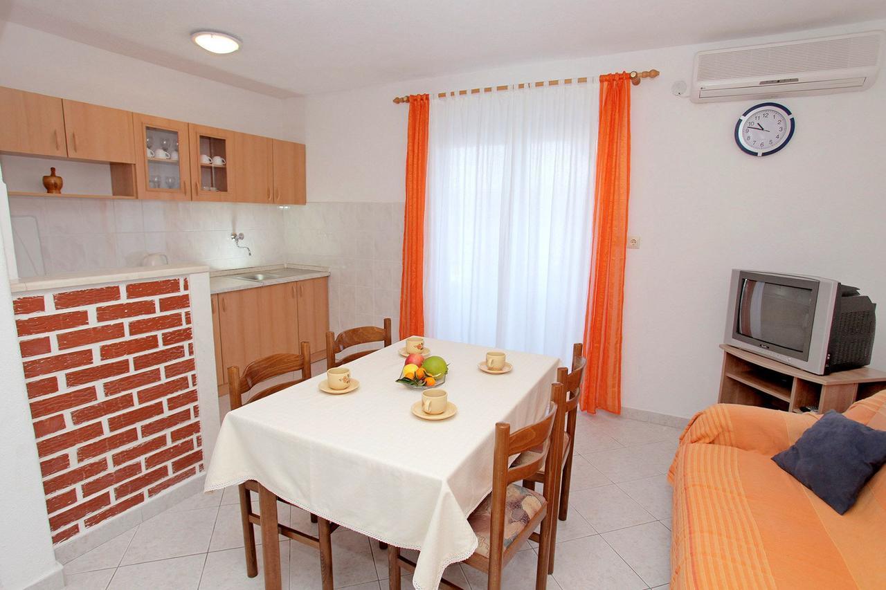 Apartments Iva Trogir Exterior foto